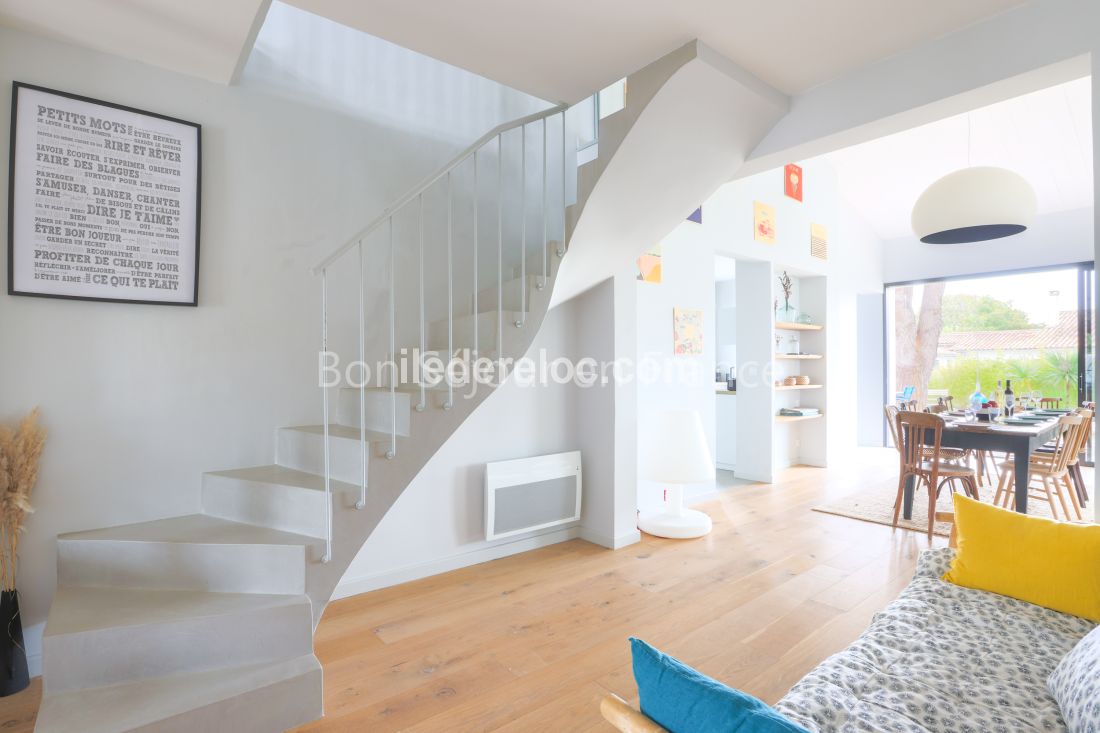 Photo 6: An accomodation located in La Couarde-sur-mer on ile de Ré.
