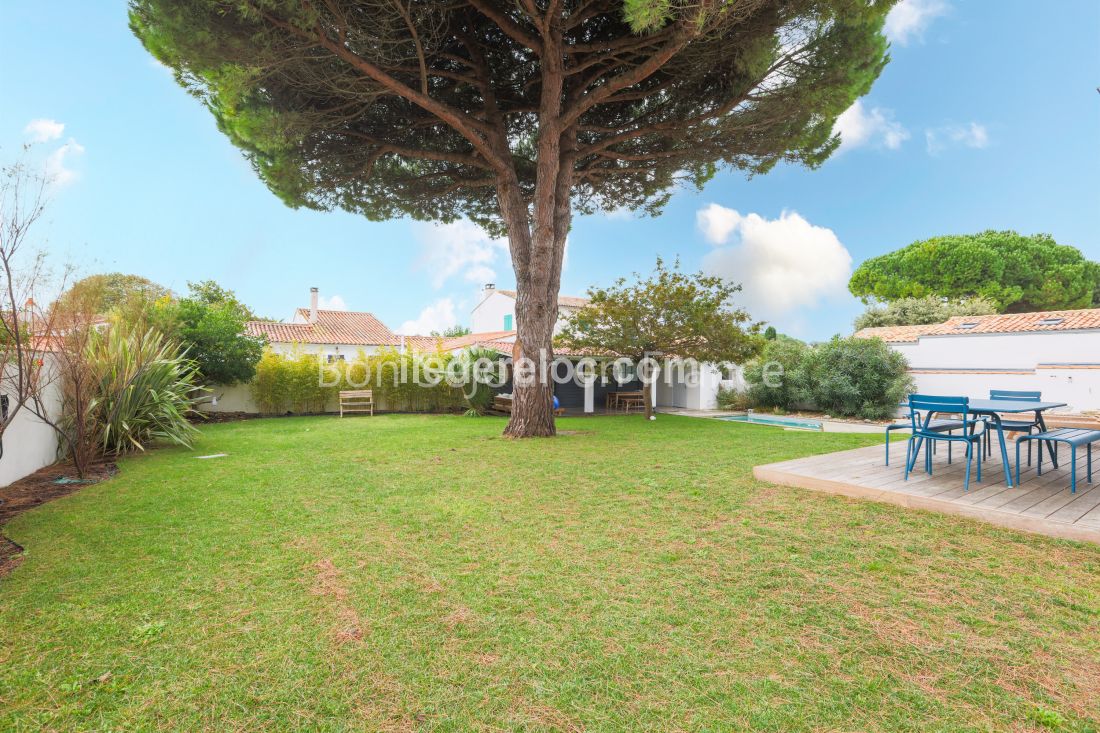 Photo 4: An accomodation located in La Couarde-sur-mer on ile de Ré.