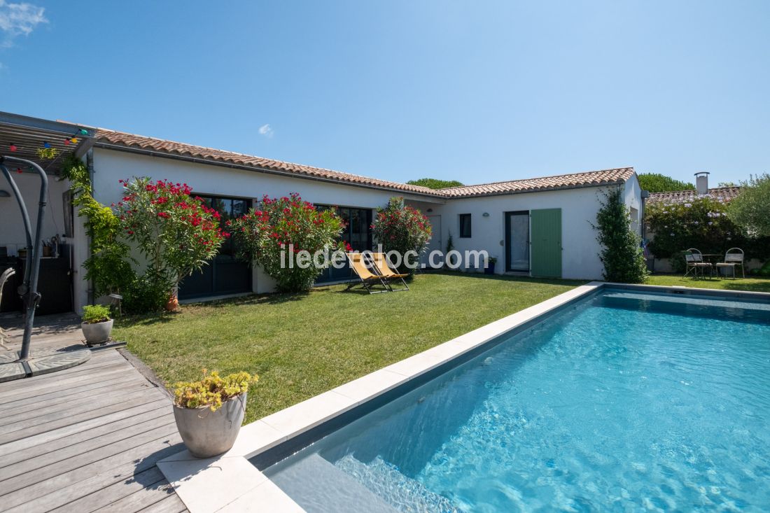 Photo 4: An accomodation located in Sainte-Marie-de-Ré on ile de Ré.