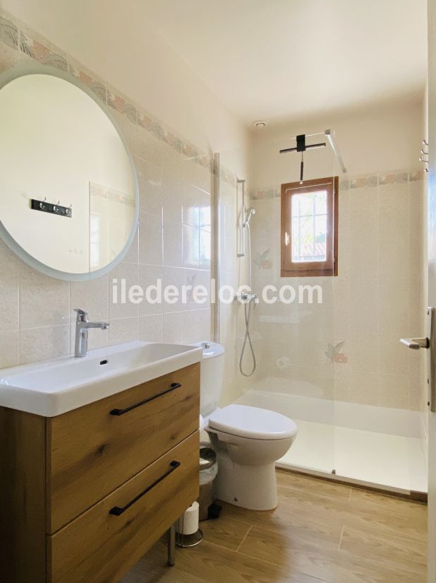 Photo 15: An accomodation located in La Flotte-en-R&eacute; on ile de R&eacute;.