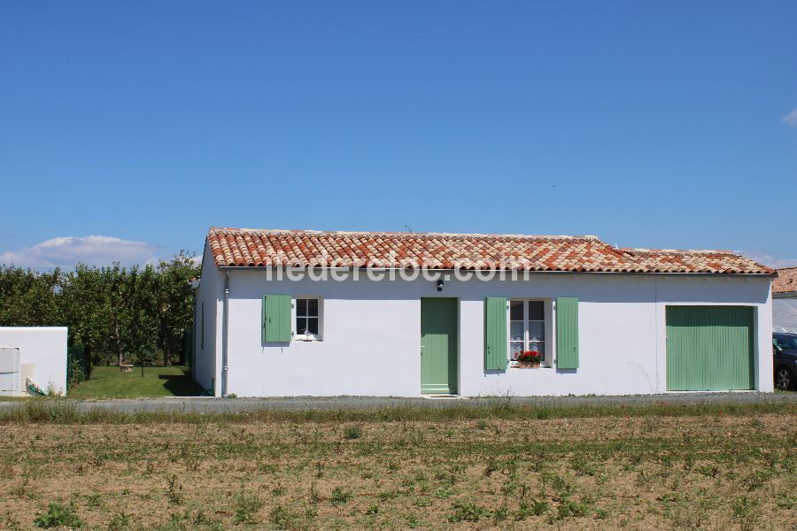 Photo 5: An accomodation located in Le Bois-Plage-en-Ré on ile de Ré.