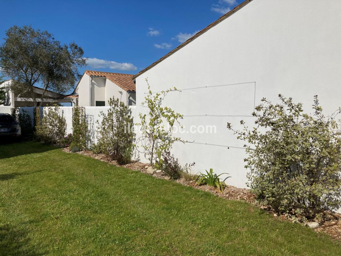 Photo 6: An accomodation located in Le Bois-Plage-en-Ré on ile de Ré.