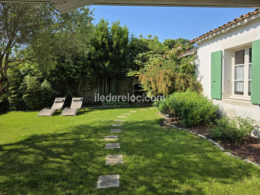 Photo 7: An accomodation located in Saint-Martin-de-Ré on ile de Ré.