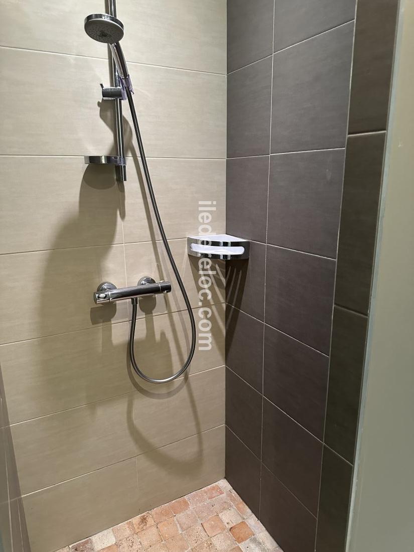 Photo 36: An accomodation located in La Couarde-sur-mer on ile de R&eacute;.