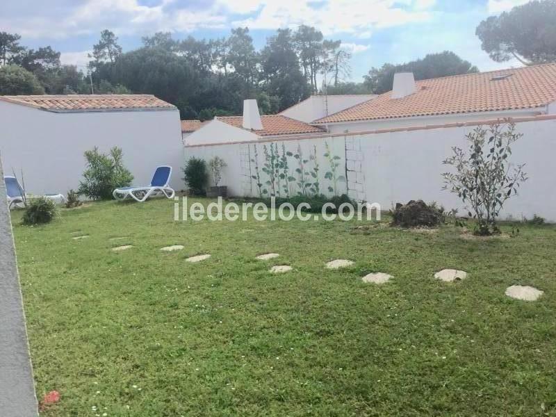 Photo 16: An accomodation located in La Flotte-en-R&eacute; on ile de R&eacute;.