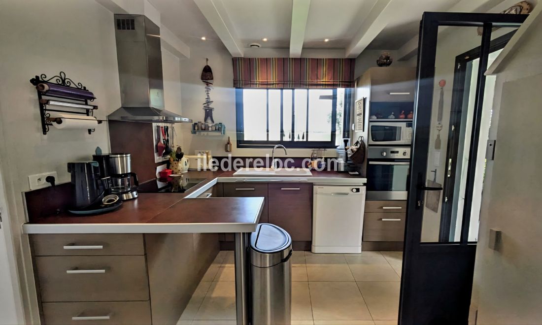 Photo 16: An accomodation located in La Couarde-sur-mer on ile de R&eacute;.