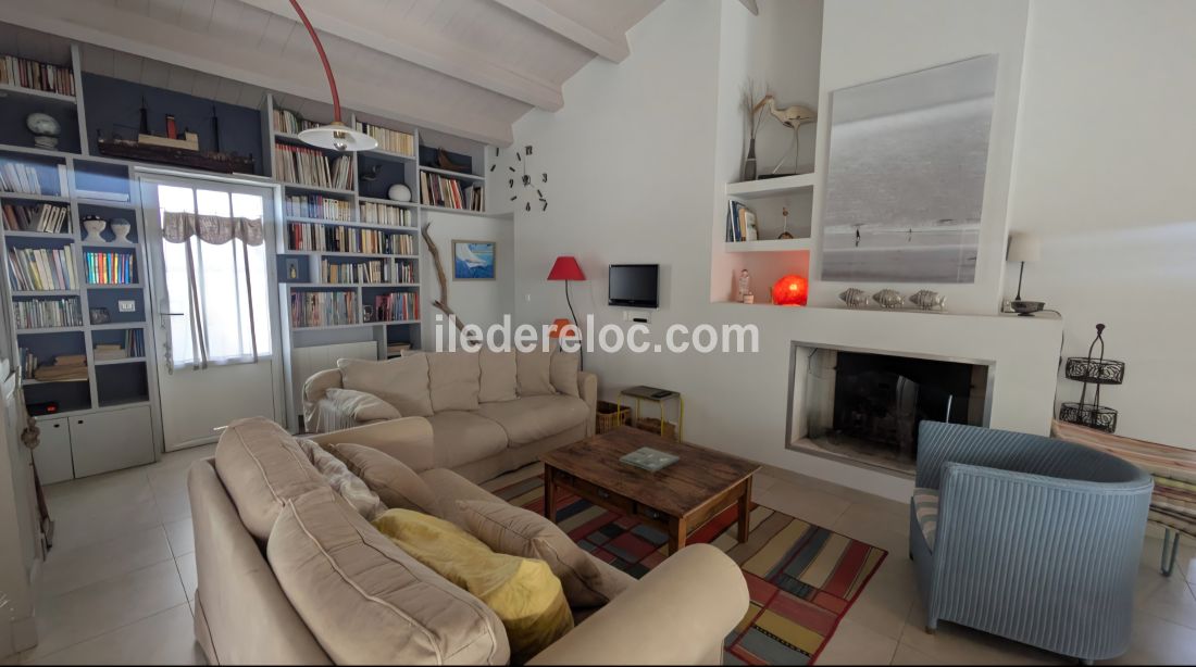 Photo 9: An accomodation located in La Couarde-sur-mer on ile de R&eacute;.