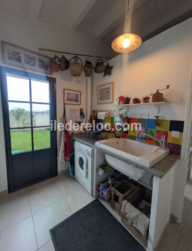 Photo 17: An accomodation located in La Couarde-sur-mer on ile de R&eacute;.