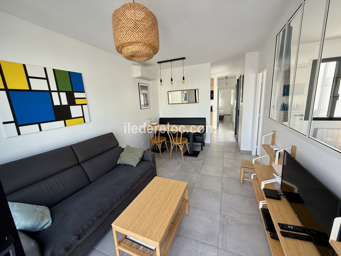 Photo 6: An accomodation located in Le Bois-Plage-en-Ré on ile de Ré.