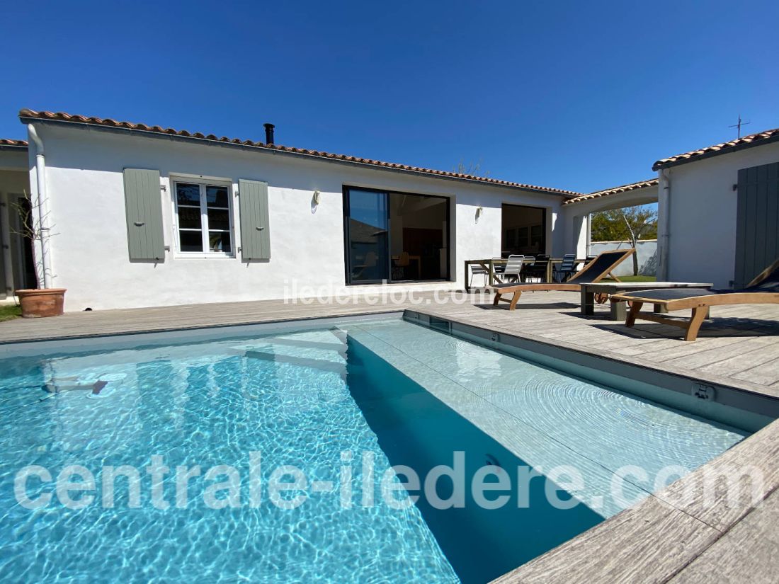 Photo 6: An accomodation located in La Couarde-sur-mer on ile de Ré.