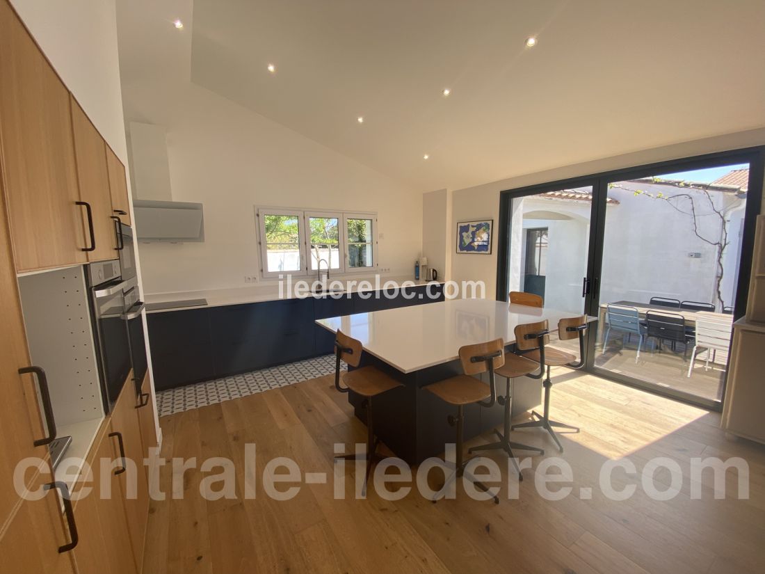 Photo 7: An accomodation located in La Couarde-sur-mer on ile de Ré.