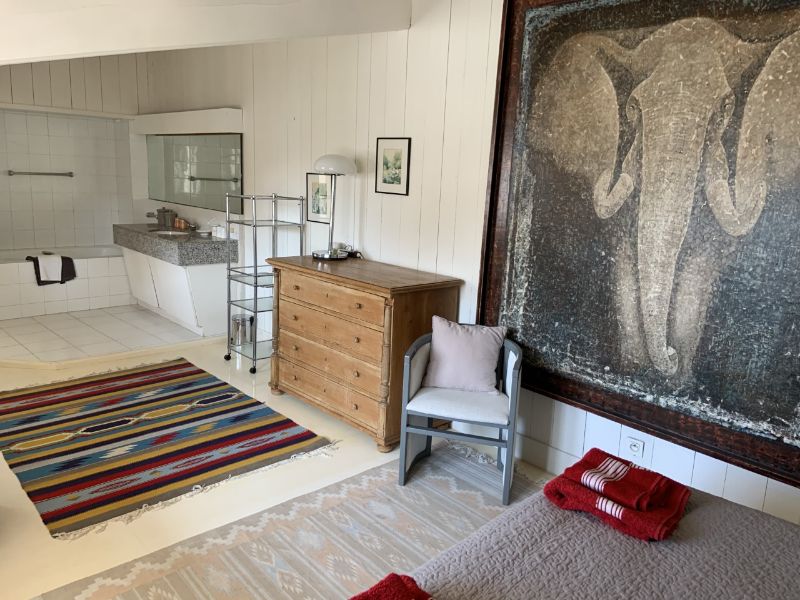 Photo 7: An accomodation located in La Couarde-sur-mer on ile de R&eacute;.