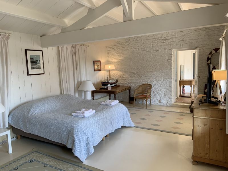 Photo 6: An accomodation located in La Couarde-sur-mer on ile de R&eacute;.