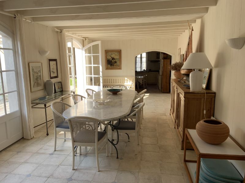 Photo 4: An accomodation located in La Couarde-sur-mer on ile de R&eacute;.