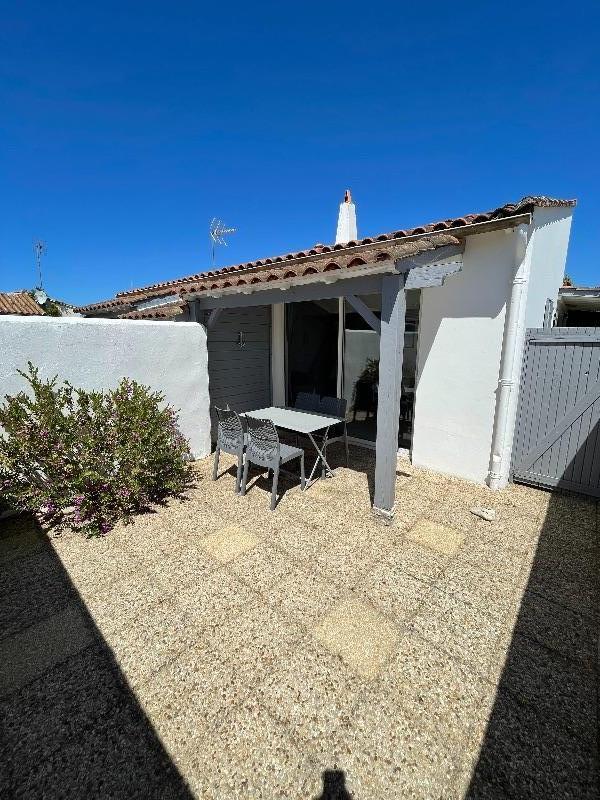 Photo 7: An accomodation located in La Flotte-en-Ré on ile de Ré.