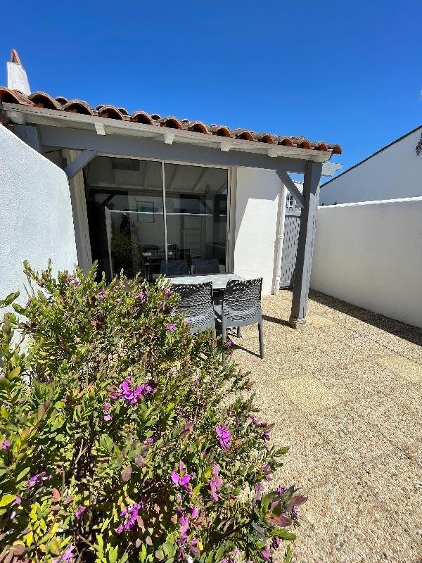 Photo 8: An accomodation located in La Flotte-en-Ré on ile de Ré.