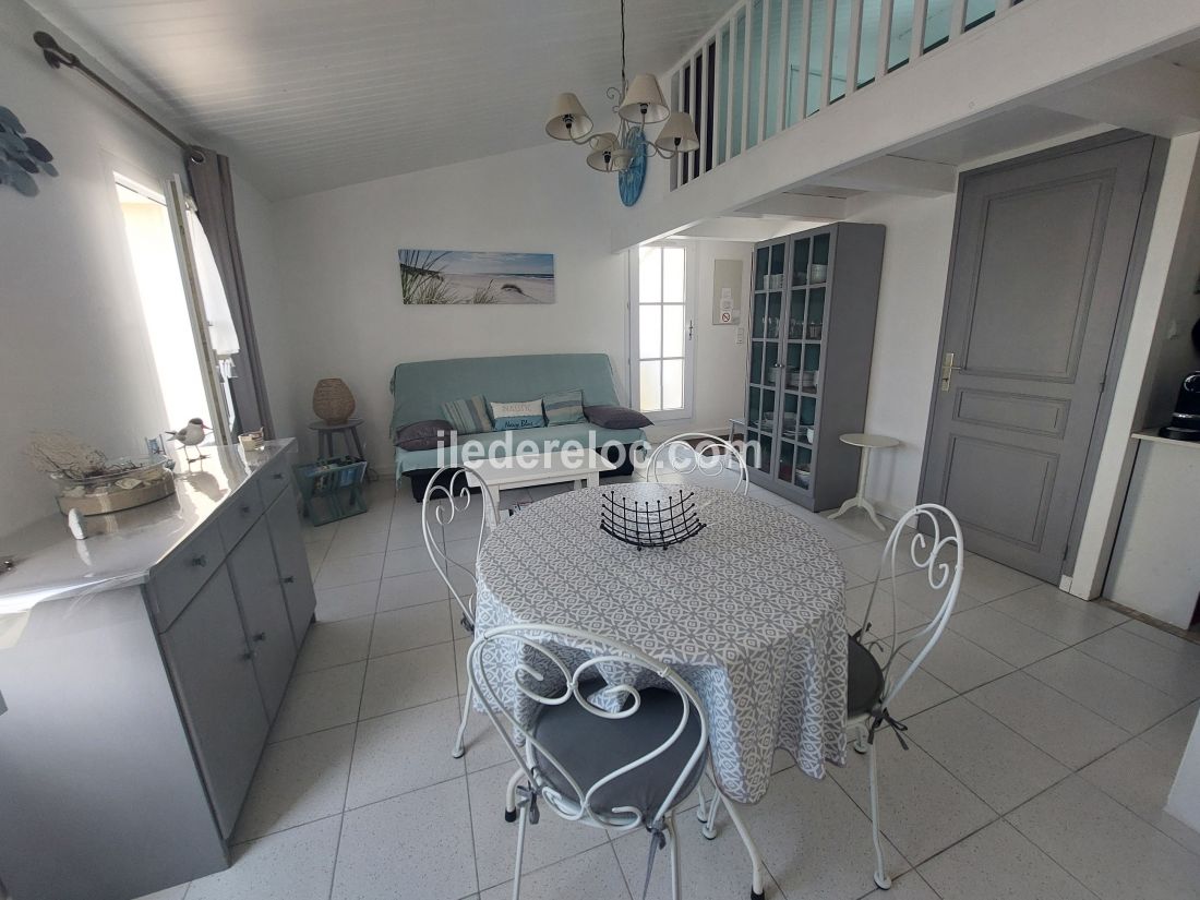 Photo 4: An accomodation located in Saint-Martin-de-Ré on ile de Ré.