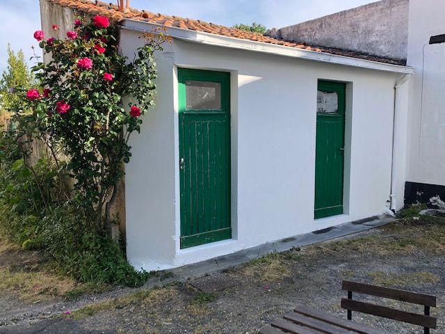 Photo 13: An accomodation located in La Couarde-sur-mer on ile de Ré.