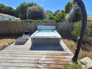Ile de Ré:Quiet villa with spa and fitness areas