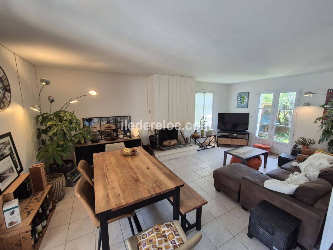 Photo 12: An accomodation located in La Couarde-sur-mer on ile de Ré.