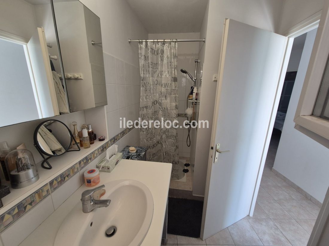 Photo 21: An accomodation located in La Couarde-sur-mer on ile de Ré.