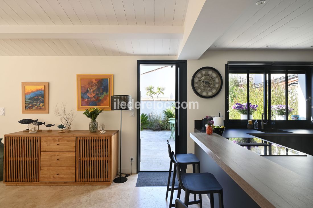 Photo 8: An accomodation located in La Couarde-sur-mer on ile de Ré.