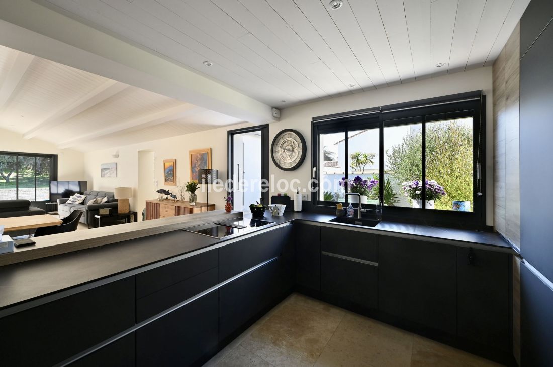 Photo 10: An accomodation located in La Couarde-sur-mer on ile de Ré.