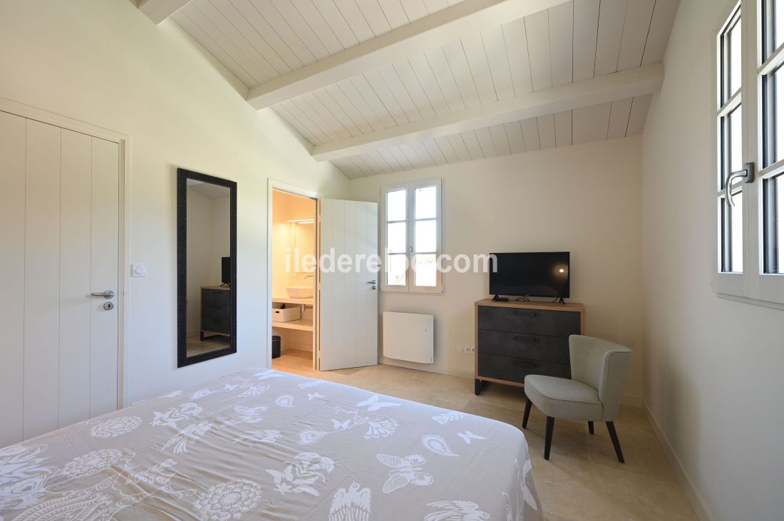 Photo 21: An accomodation located in La Couarde-sur-mer on ile de Ré.