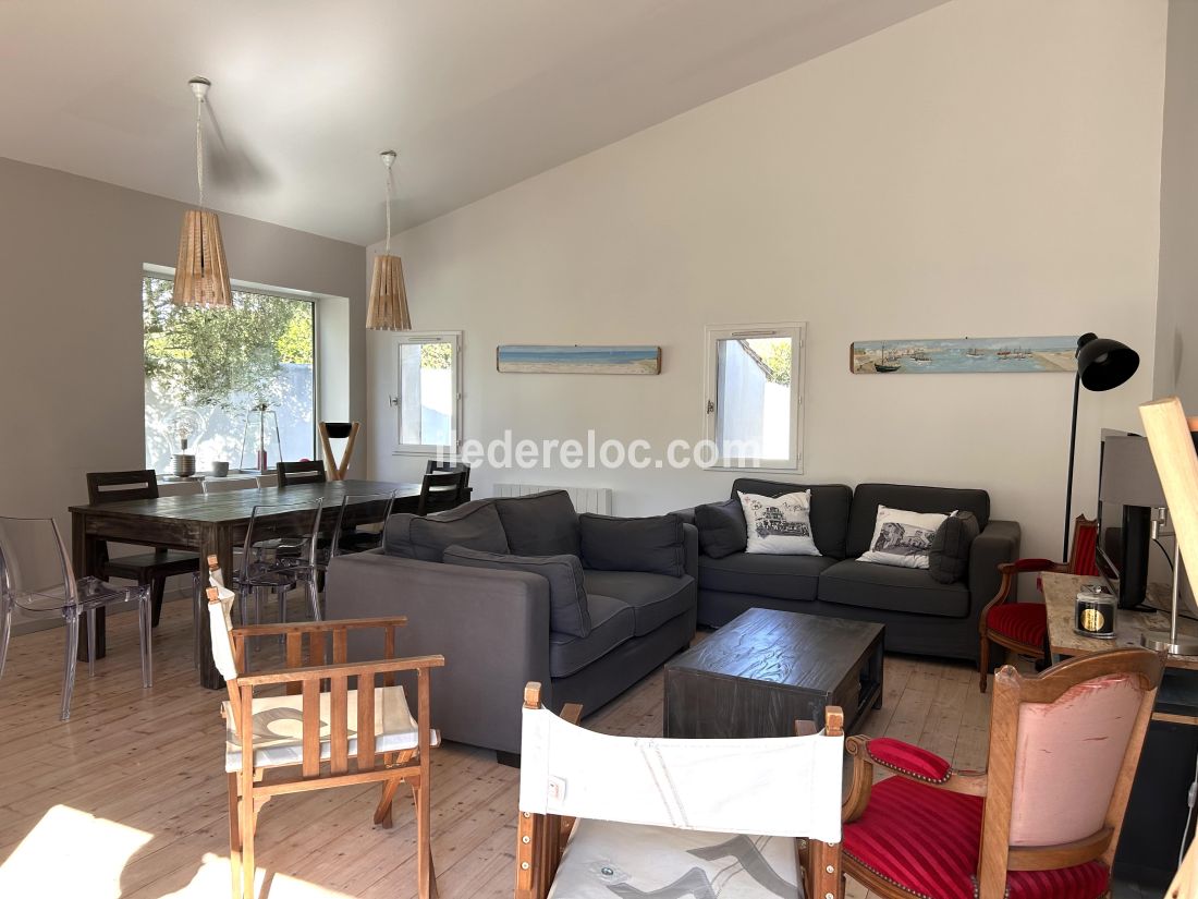 Photo 6: An accomodation located in Le Bois-Plage-en-R&eacute; on ile de R&eacute;.
