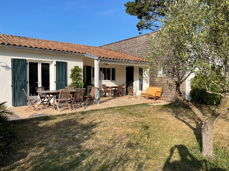 Photo 52: An accomodation located in La Couarde-sur-mer on ile de Ré.