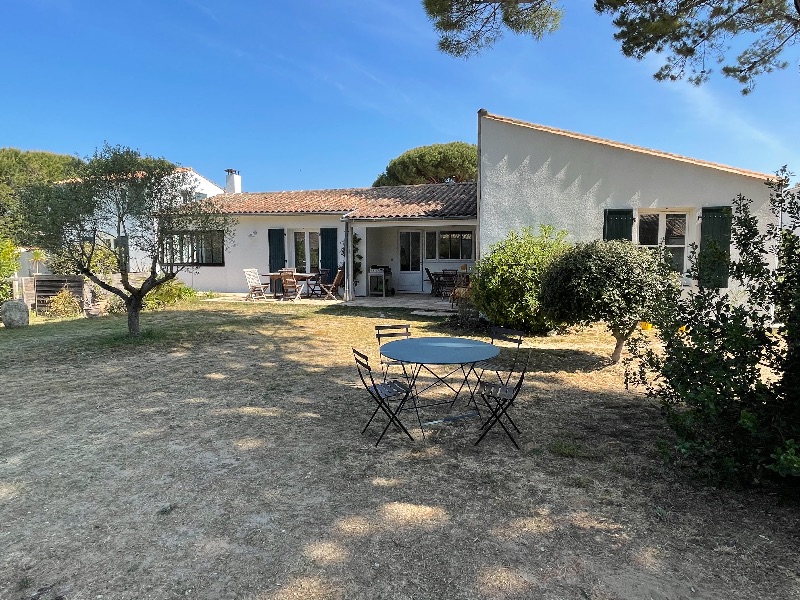 Photo 4: An accomodation located in La Couarde-sur-mer on ile de Ré.