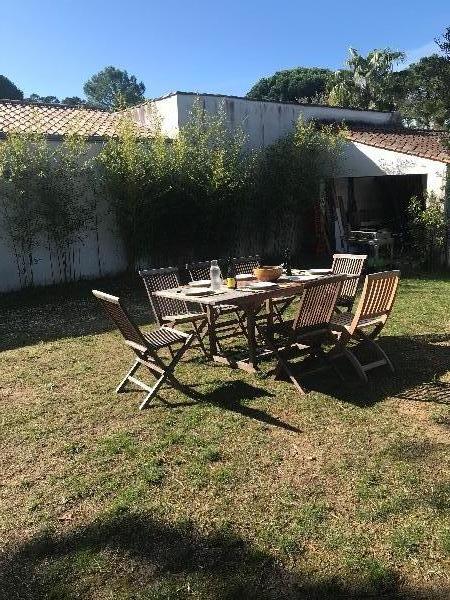 Photo 43: An accomodation located in La Couarde-sur-mer on ile de Ré.