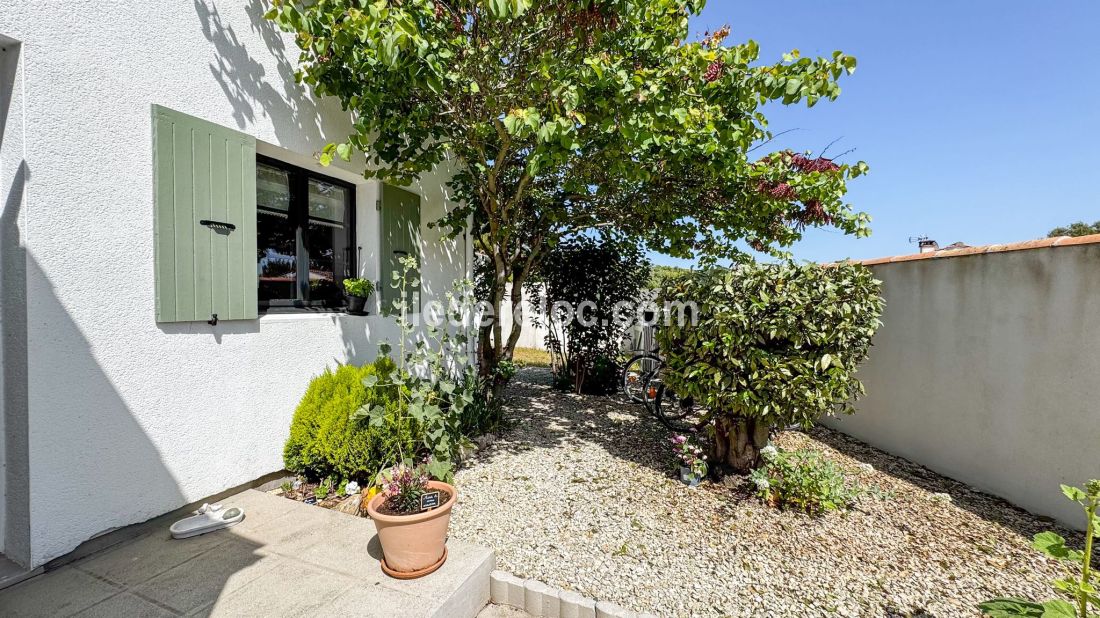 Photo 5: An accomodation located in Sainte-Marie-de-R&eacute; on ile de R&eacute;.