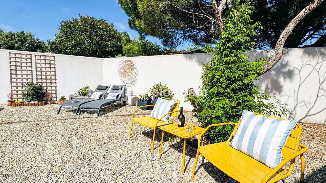 Photo 4: An accomodation located in Sainte-Marie-de-R&eacute; on ile de R&eacute;.