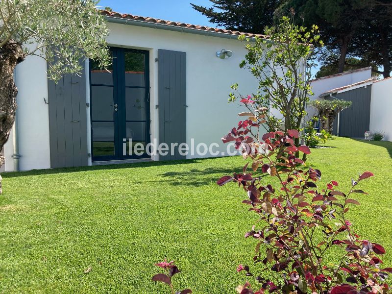 Photo 5: An accomodation located in Le Bois-Plage-en-Ré on ile de Ré.