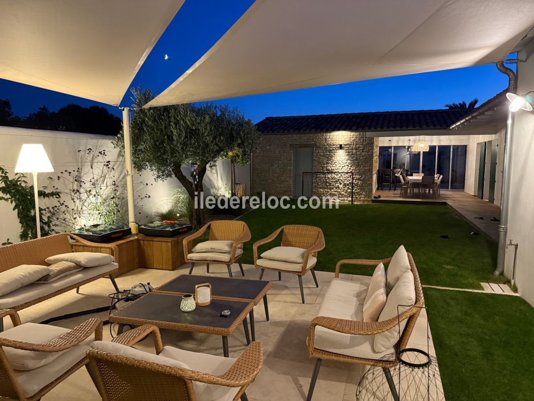 Photo 10: An accomodation located in Sainte-Marie-de-R&eacute; on ile de R&eacute;.