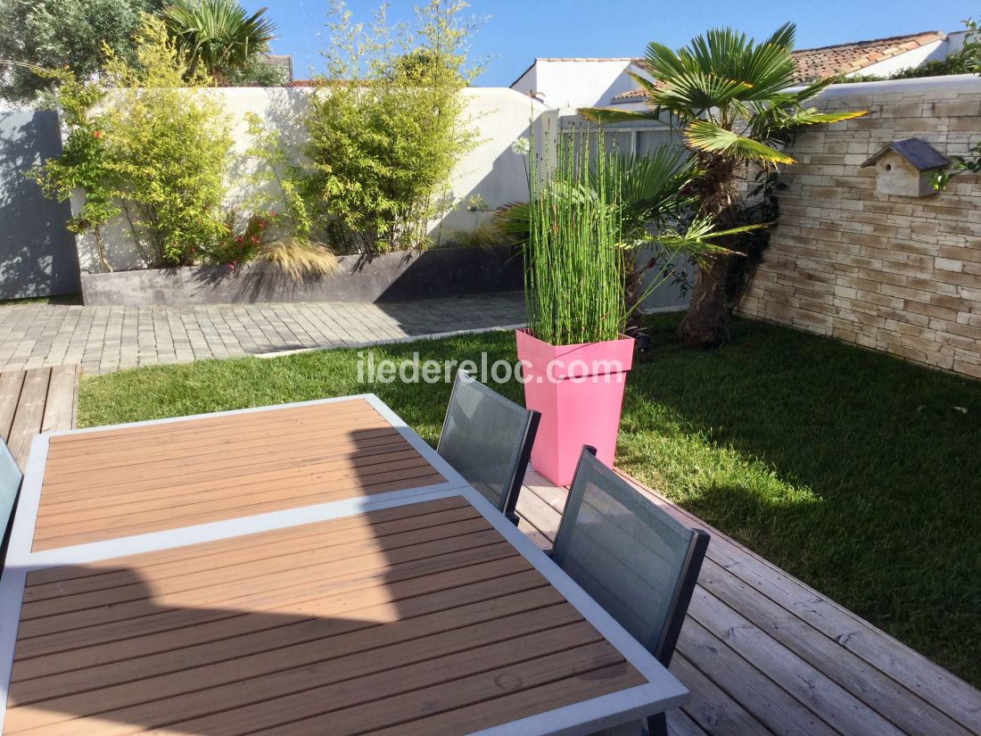 Photo 5: An accomodation located in Le Bois-Plage-en-R&eacute; on ile de R&eacute;.