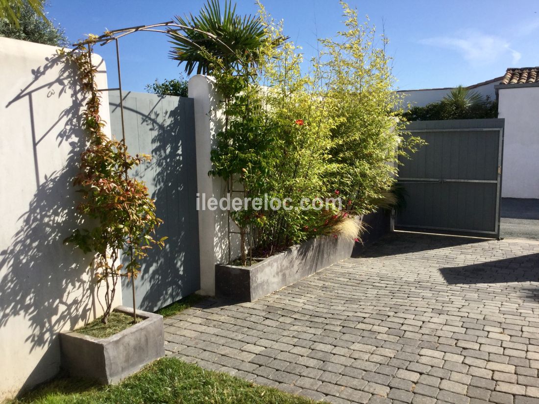 Photo 9: An accomodation located in Le Bois-Plage-en-R&eacute; on ile de R&eacute;.