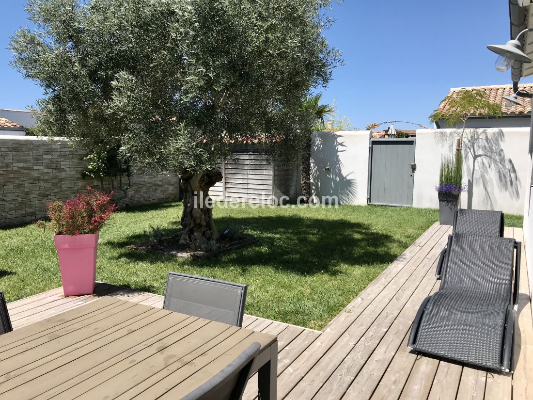 Photo 10: An accomodation located in Le Bois-Plage-en-Ré on ile de Ré.