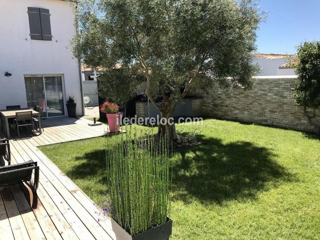 Photo 5: An accomodation located in Le Bois-Plage-en-Ré on ile de Ré.