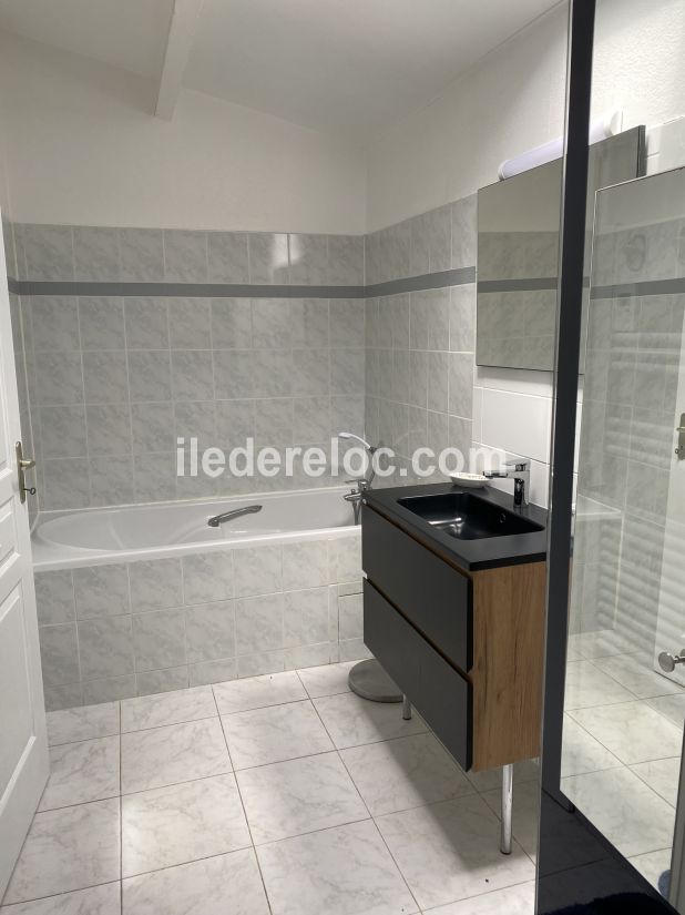 Photo 17: An accomodation located in Ars en R&eacute; on ile de R&eacute;.