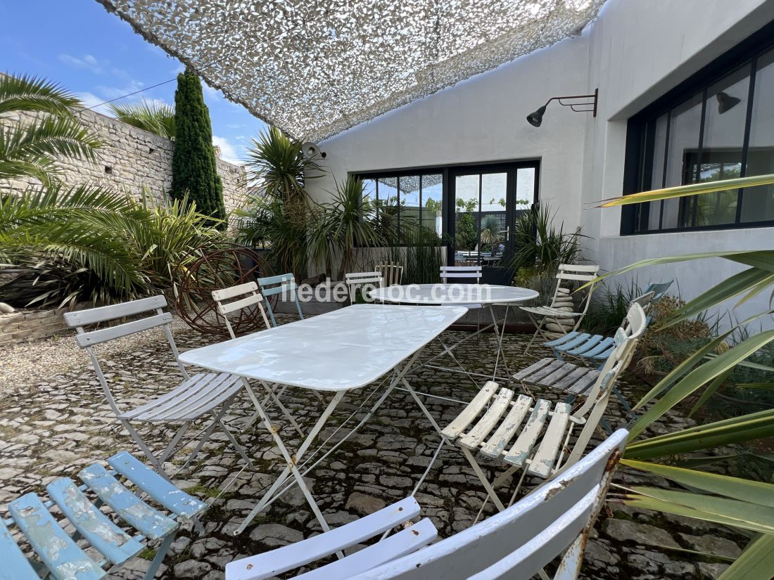 Photo 11: An accomodation located in Sainte-Marie-de-Ré on ile de Ré.