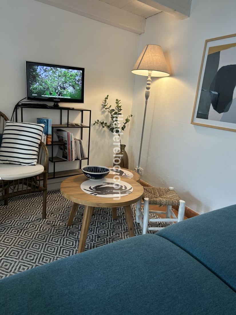 Photo 4: An accomodation located in La Flotte-en-R&eacute; on ile de R&eacute;.