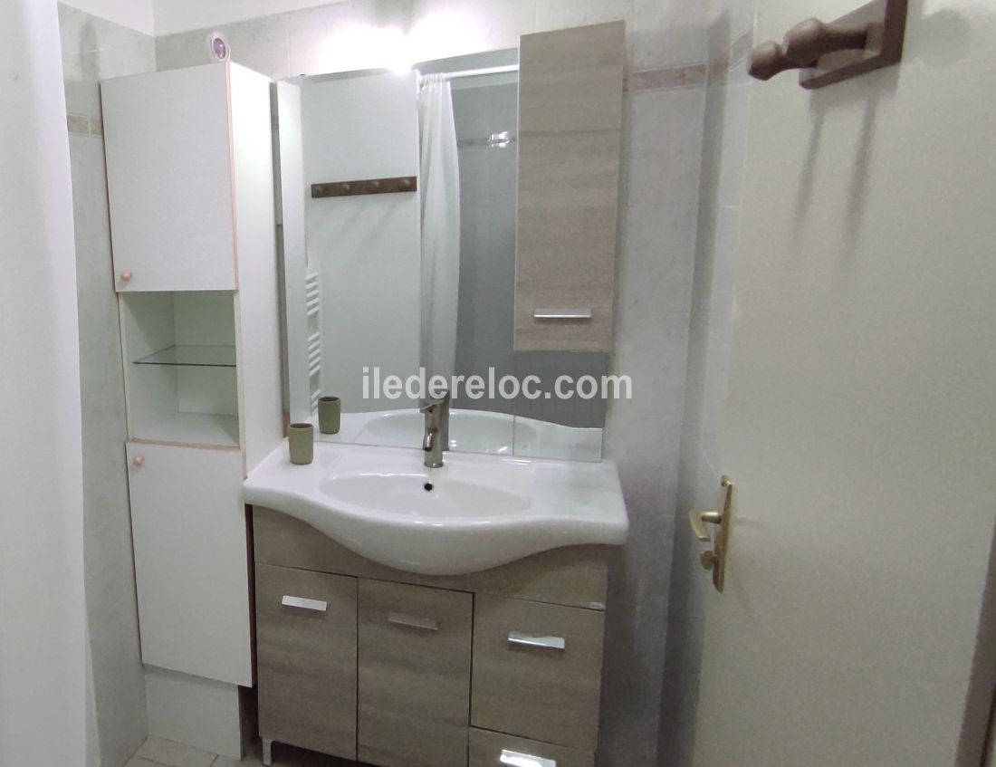 Photo 33: An accomodation located in Le Bois-Plage-en-R&eacute; on ile de R&eacute;.