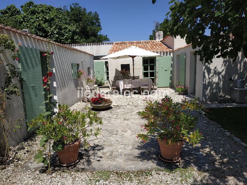 Photo 2: An accomodation located in Les Portes-en-Ré on ile de Ré.