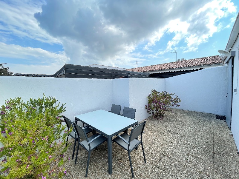 Photo 7: An accomodation located in La Flotte-en-Ré on ile de Ré.