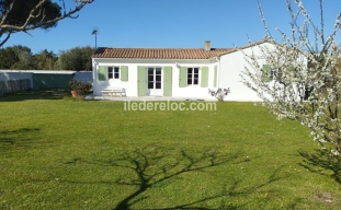 Ile de R&eacute;:Large garden and bright house