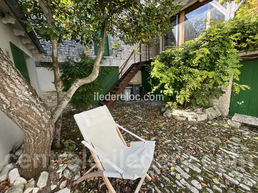 Photo 6: An accomodation located in Sainte-Marie-de-R&eacute; on ile de R&eacute;.