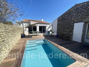 Ile de Ré:Charming renovated house with swimming pool, 2 bedrooms up to 4p
