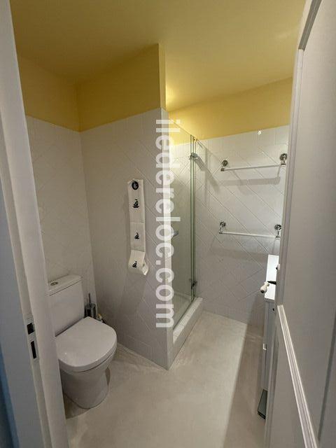Photo 17: An accomodation located in La Couarde-sur-mer on ile de R&eacute;.